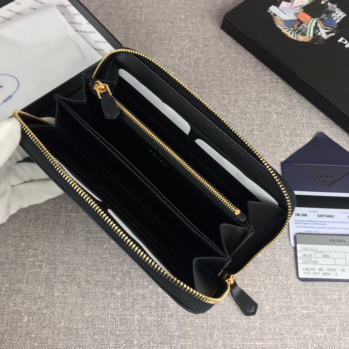 Pra*a large saffiano leather wallet black 1ml506 20 x 10 cm