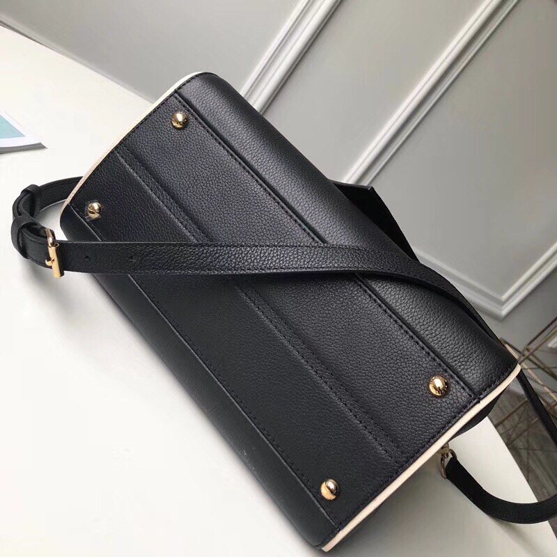 l0vis Vvtt0n double v bag monogram canvas black m54439 28 x 21 x 16 cm