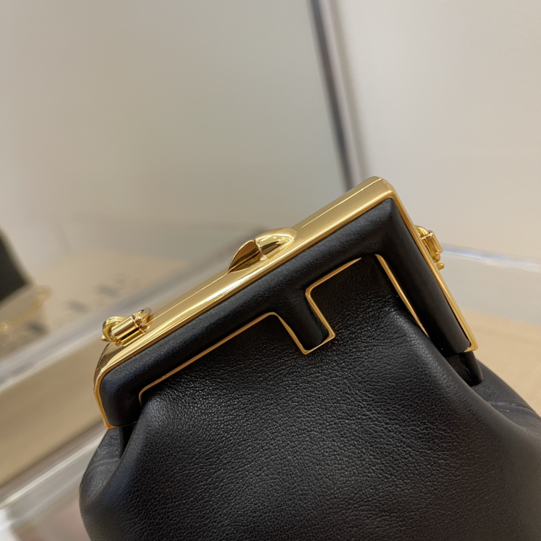 F**di nano first charm nappa leather black 7as051 11.5 x 5.5 x 10 cm