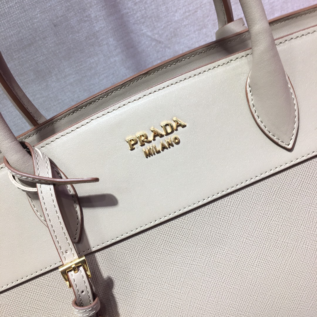 Pra*a medium esplanade bag leather beige 30 x 22 cm