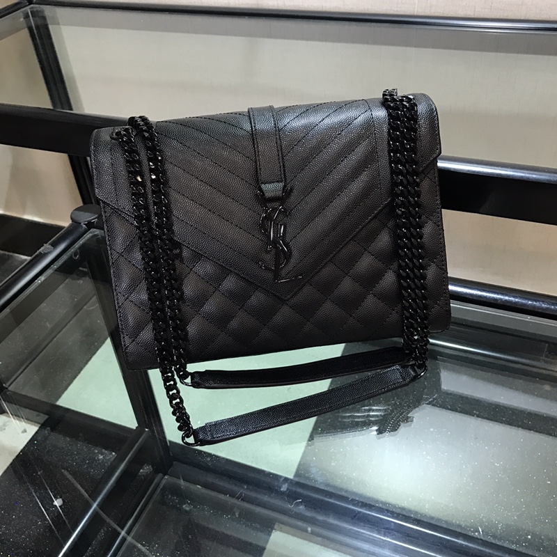 Y51 envelope medium bag in grained leather black metal 600185 24 x 7.5 x 18 cm