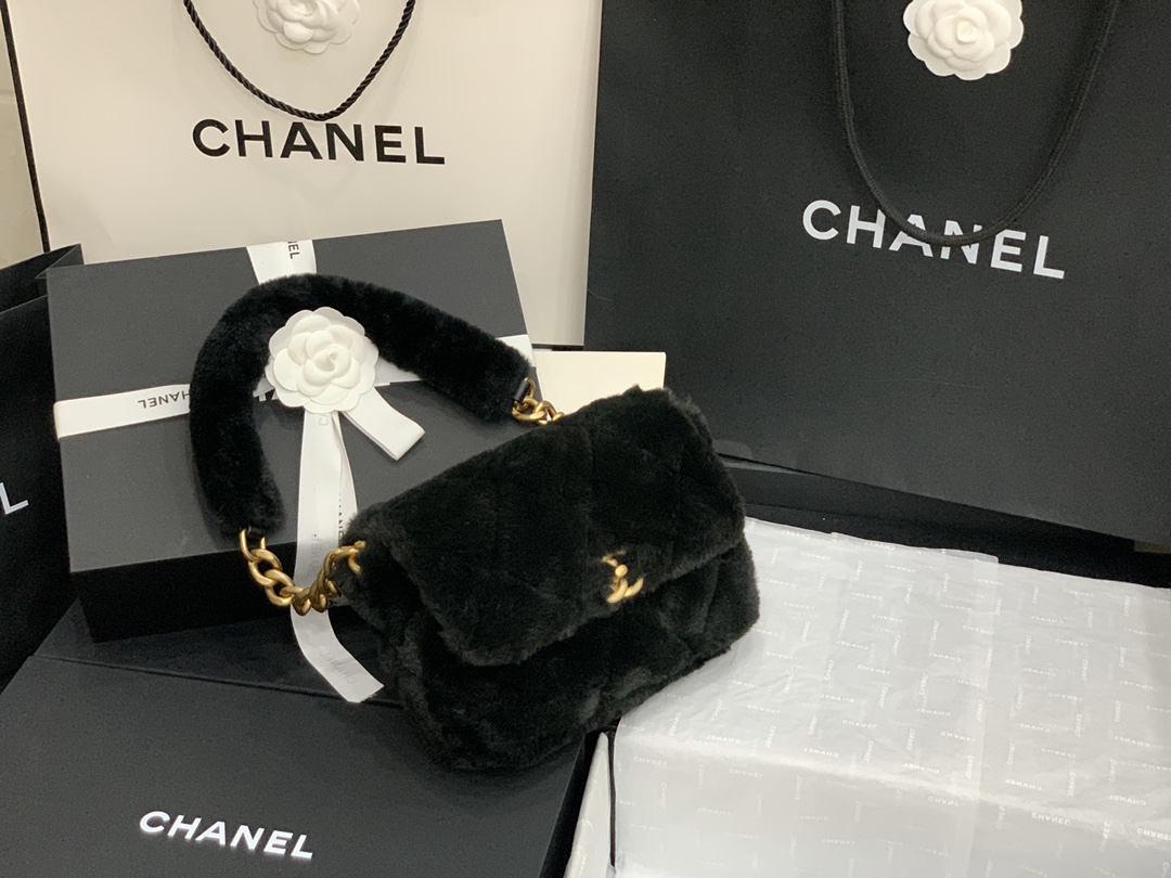ch**el shearling lambskin flap bag G01den metal black as2240 15.5 x 21.5 x 6.5 cm