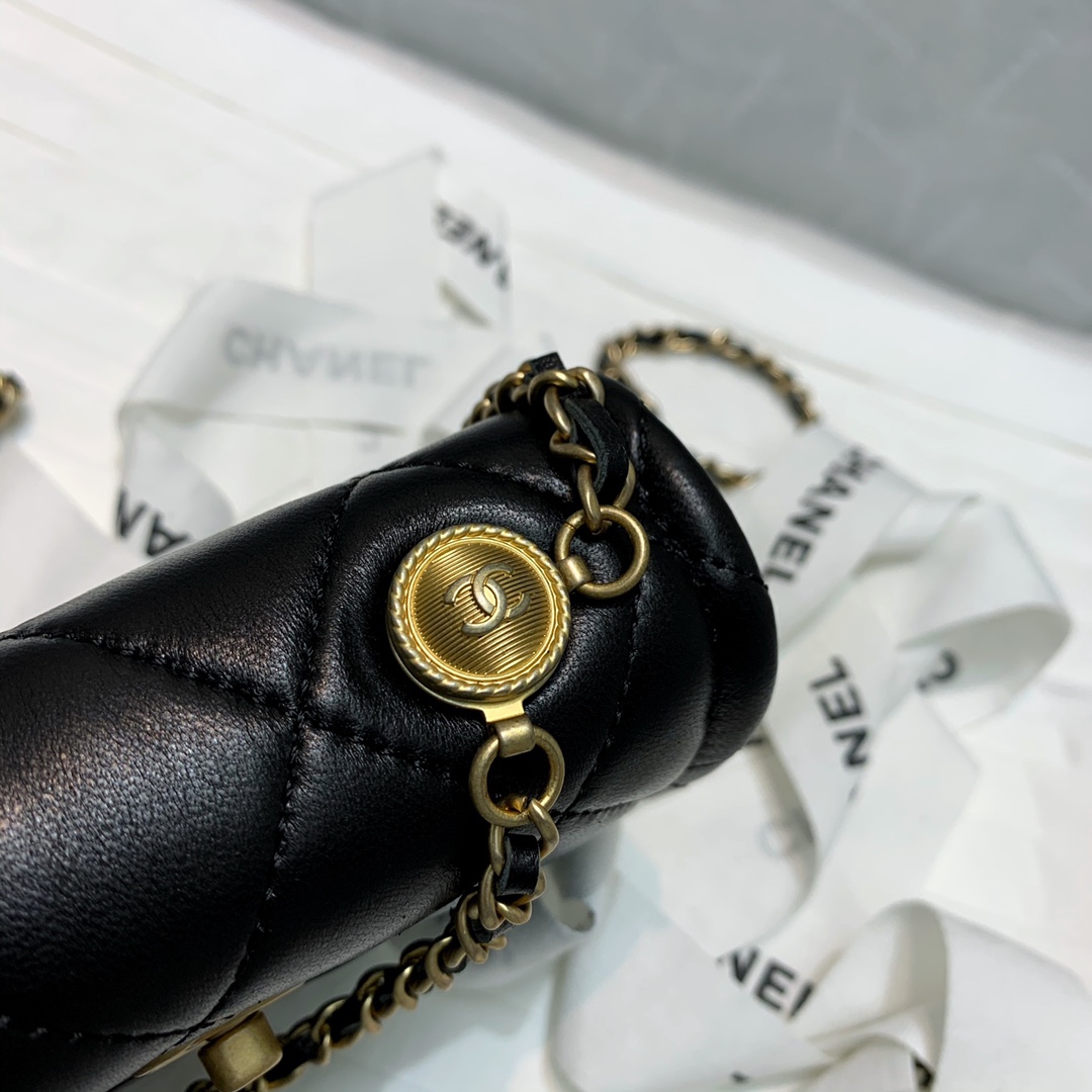 Ch**el mini retro flap button bag in leather black 13.5 x 9 x 4 cm