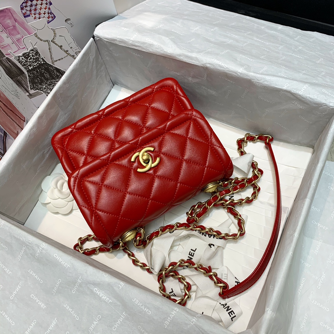 Ch**el small retro flap button bag in leather red as2054 19 x 16 x 6.5 cm
