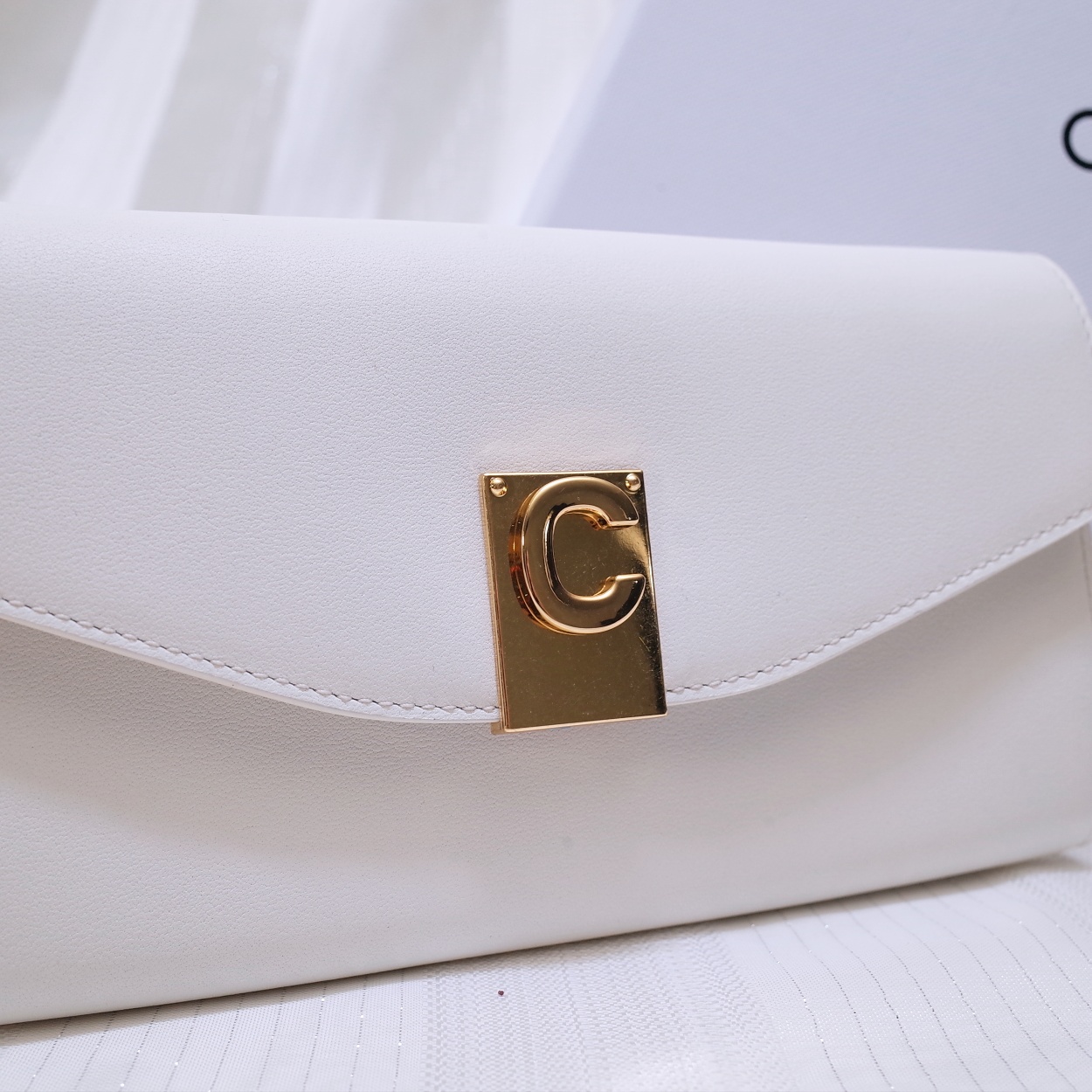 Ce1i*e c wallet on chain in leather white 19 x 9 cm
