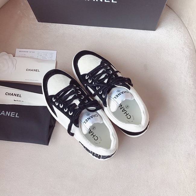 Ch**el shoes