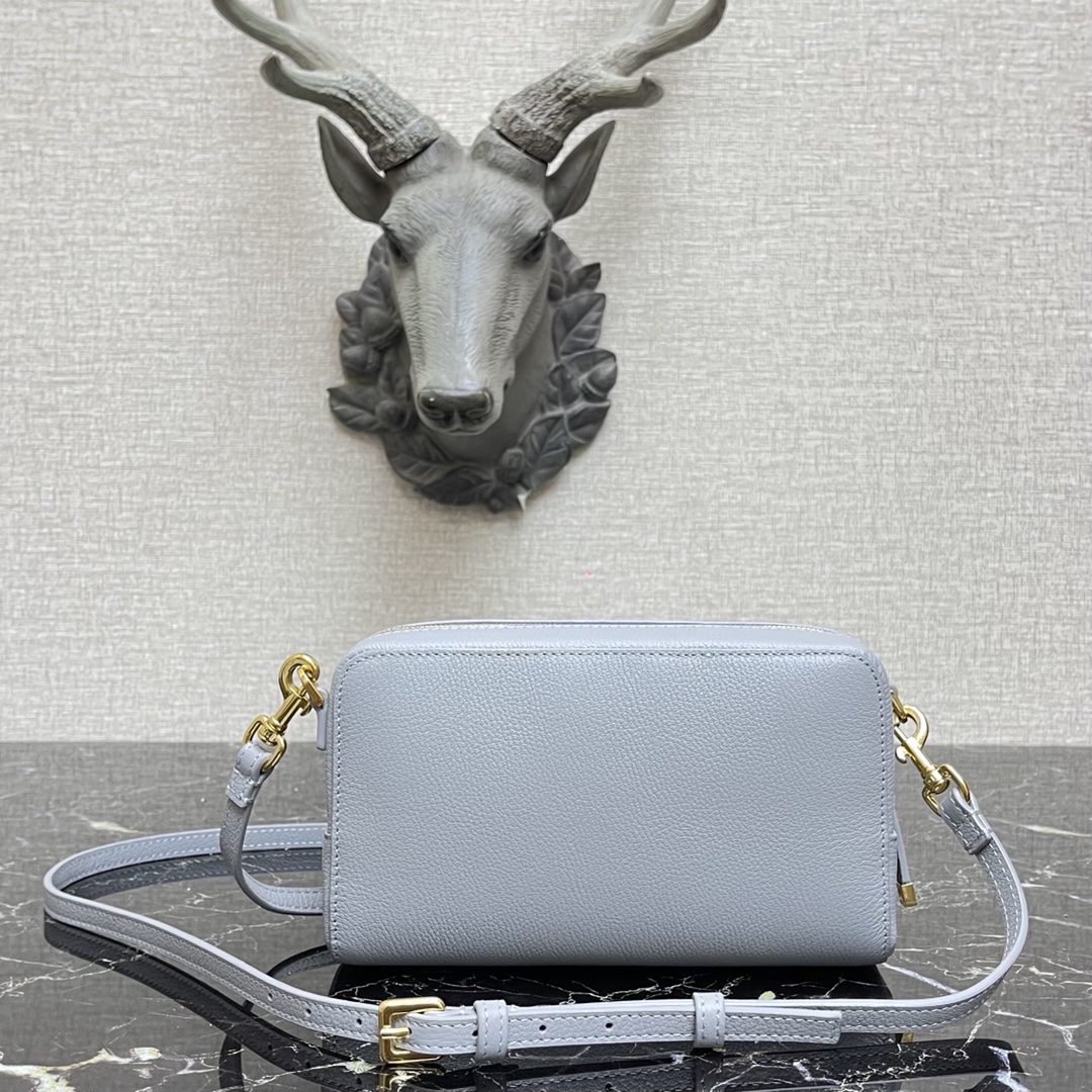 D10r saddle double pouch goatskin light blue s5668cceh 19 x 10.5 x 5 cm
