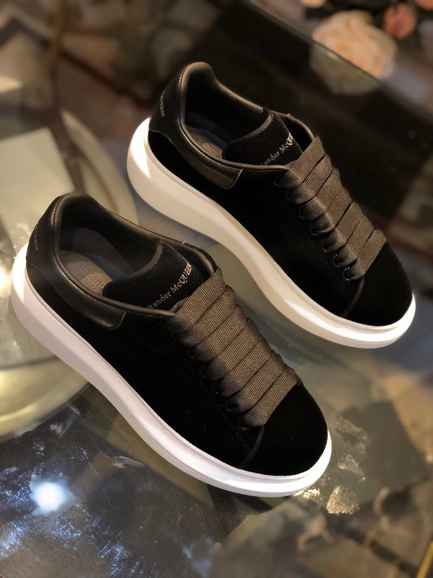 a1exa*der Mcqv*en shoes velvet black