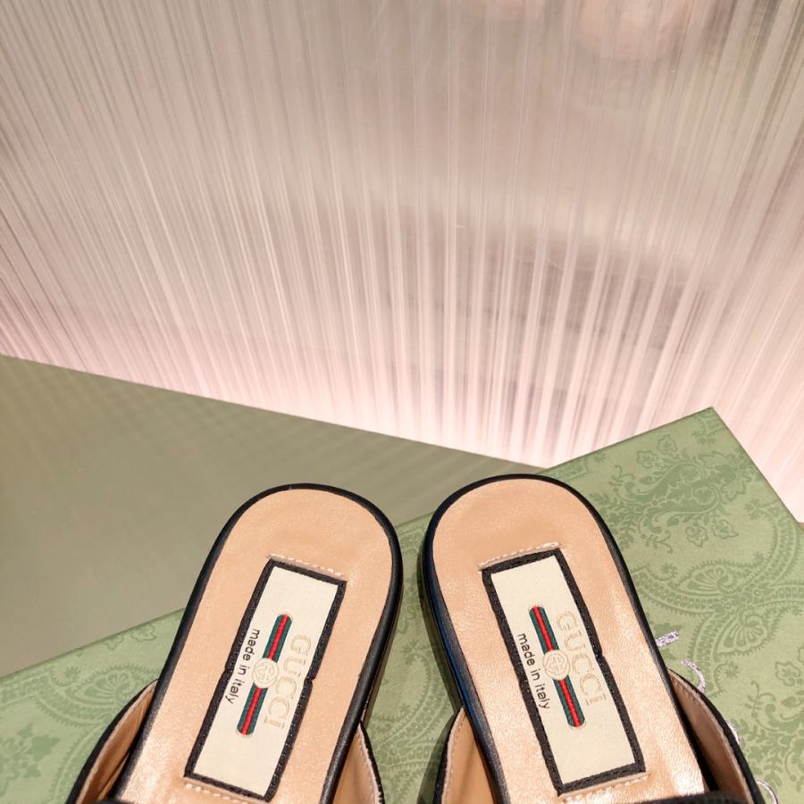 Gvc*1 slippers