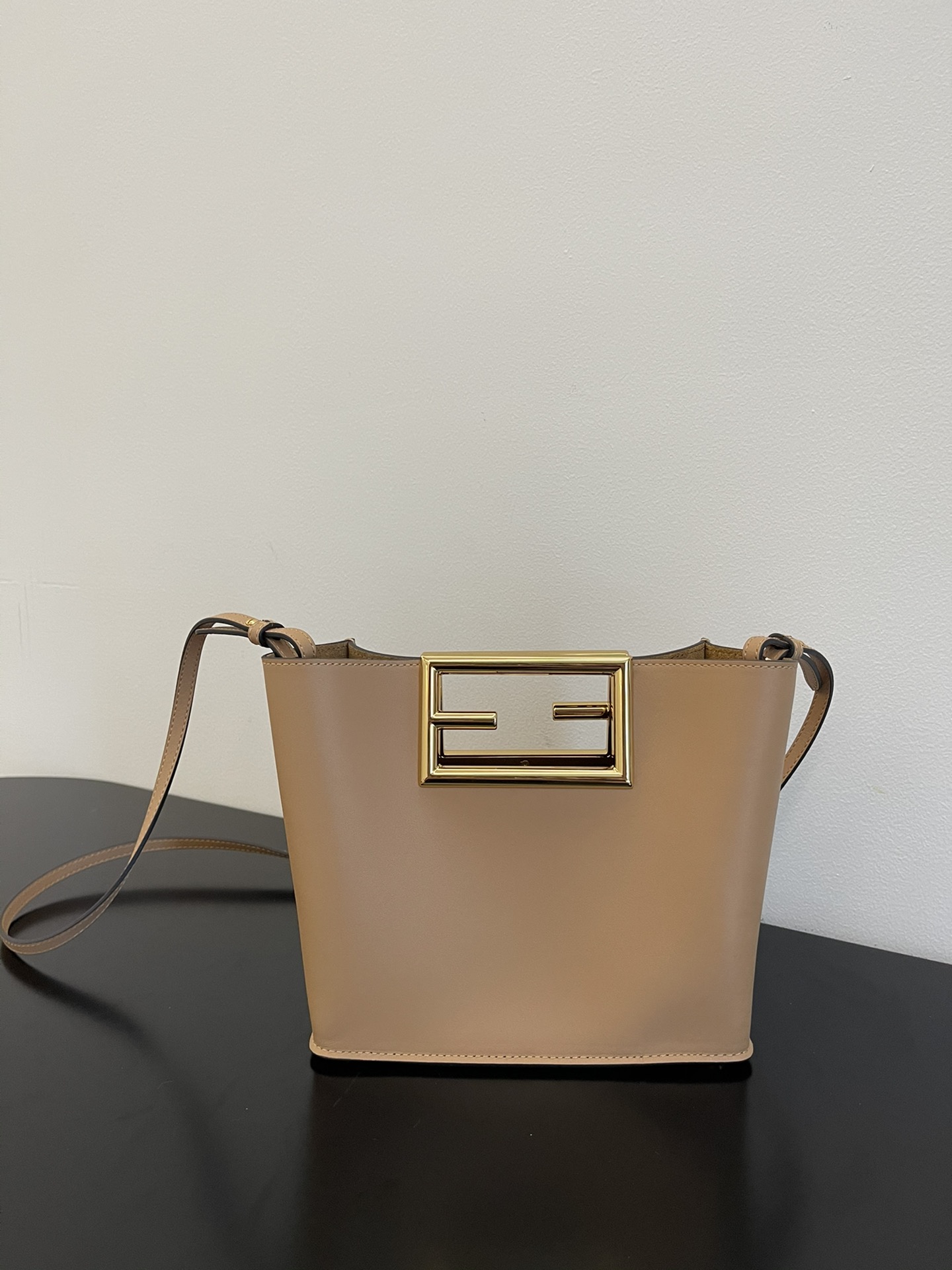 F**di small way leather shoulder bag beige 8bs054 20x9x17cm