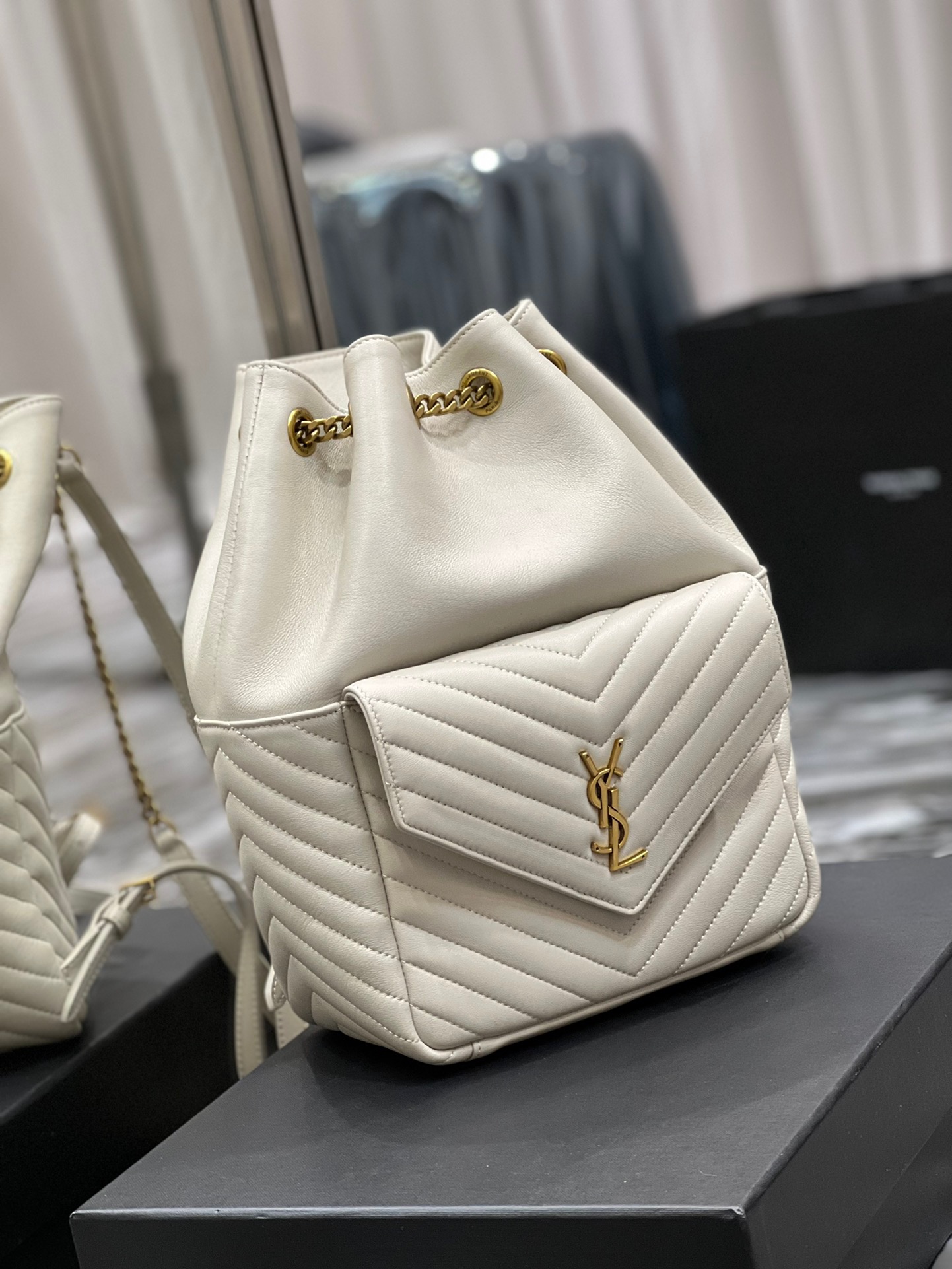 Y51 joe backpack in lambskin white 6726091 22 x 29 x 15 cm