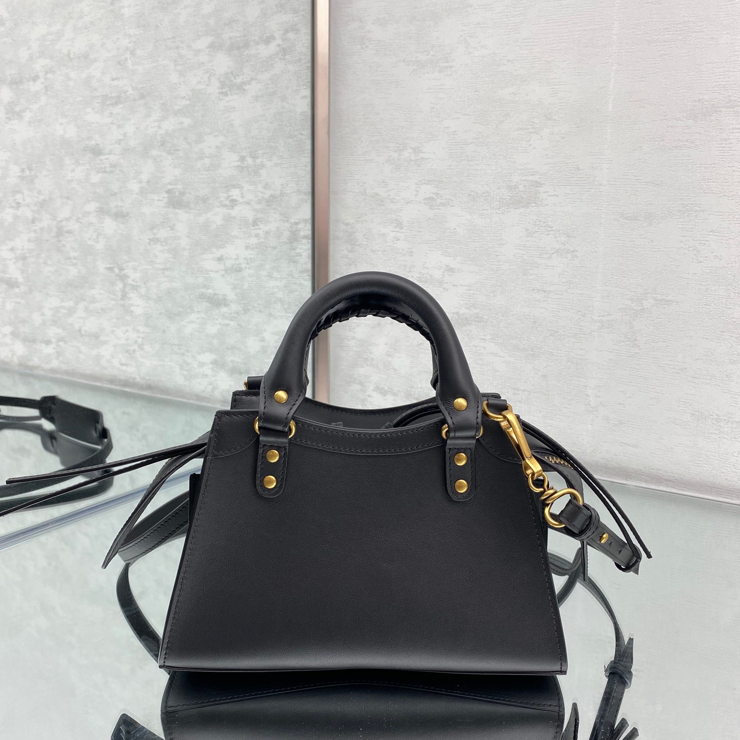 Ba1en*iaga small neo classic top handle bag black 63852111r57 33 x 21 x 16 cm