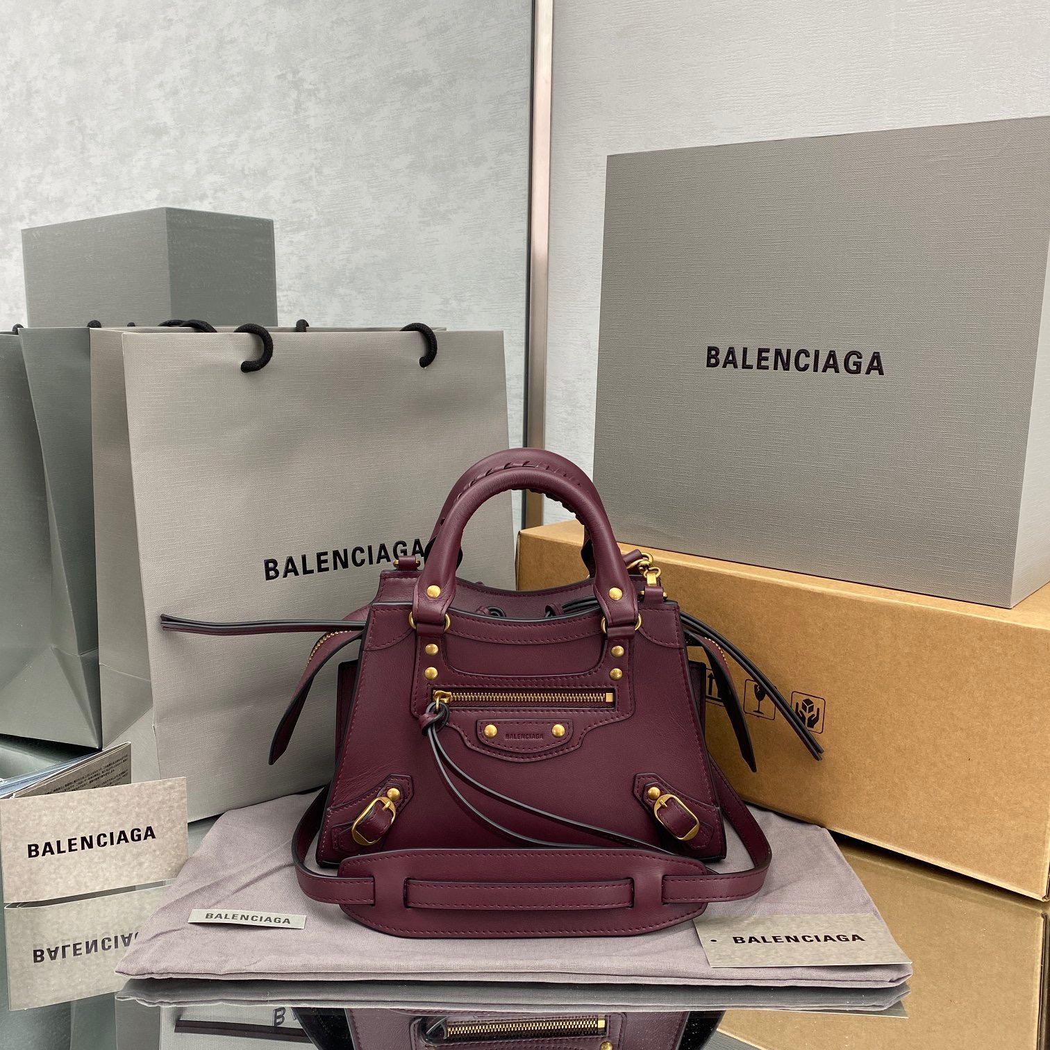 Ba1en*iaga small neo classic top handle bag plum 63852111r57 33 x 21 x 16 cm