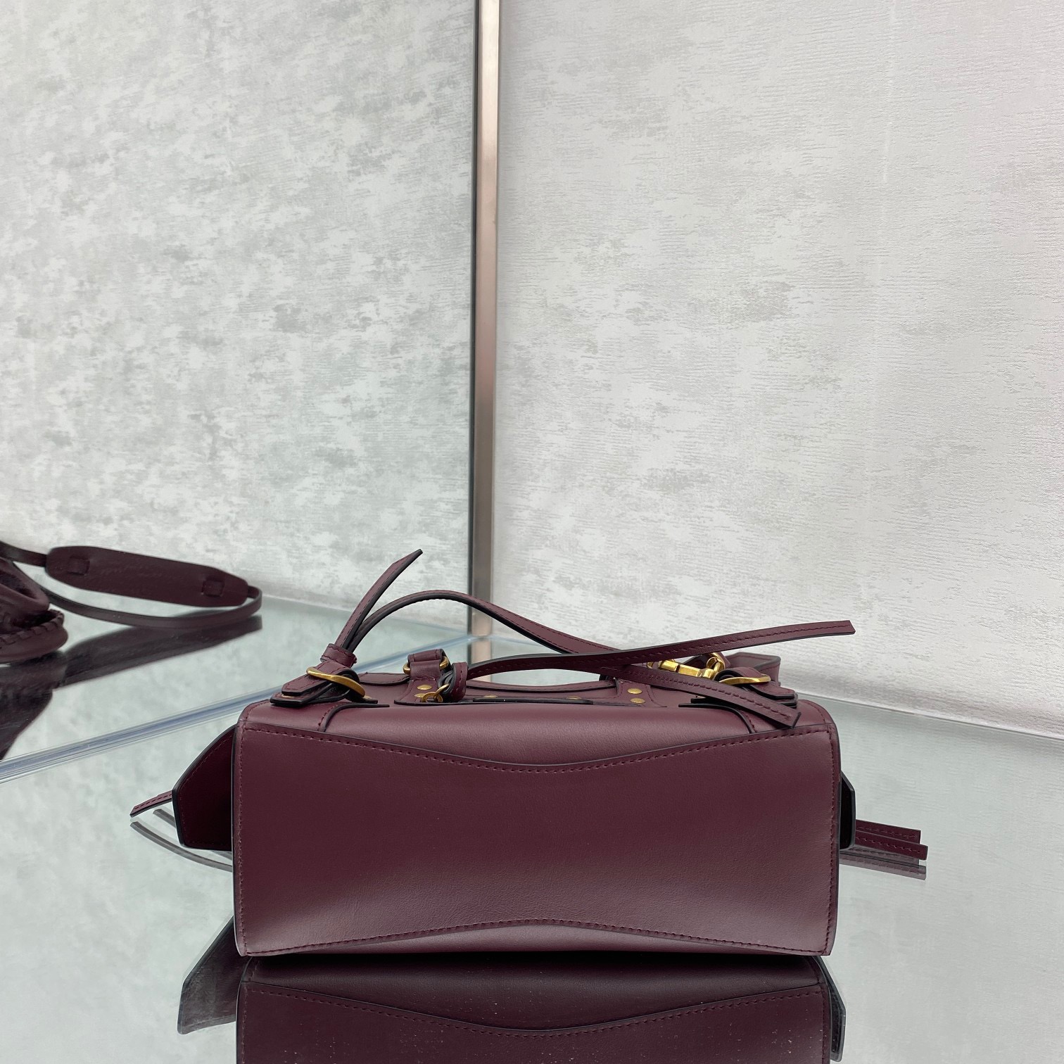 Ba1en*iaga small neo classic top handle bag plum 63852111r57 33 x 21 x 16 cm