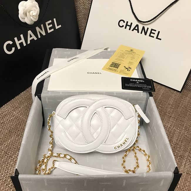 Ch**el cc timeless camera bag white as1757 13 x 20 x 5 cm