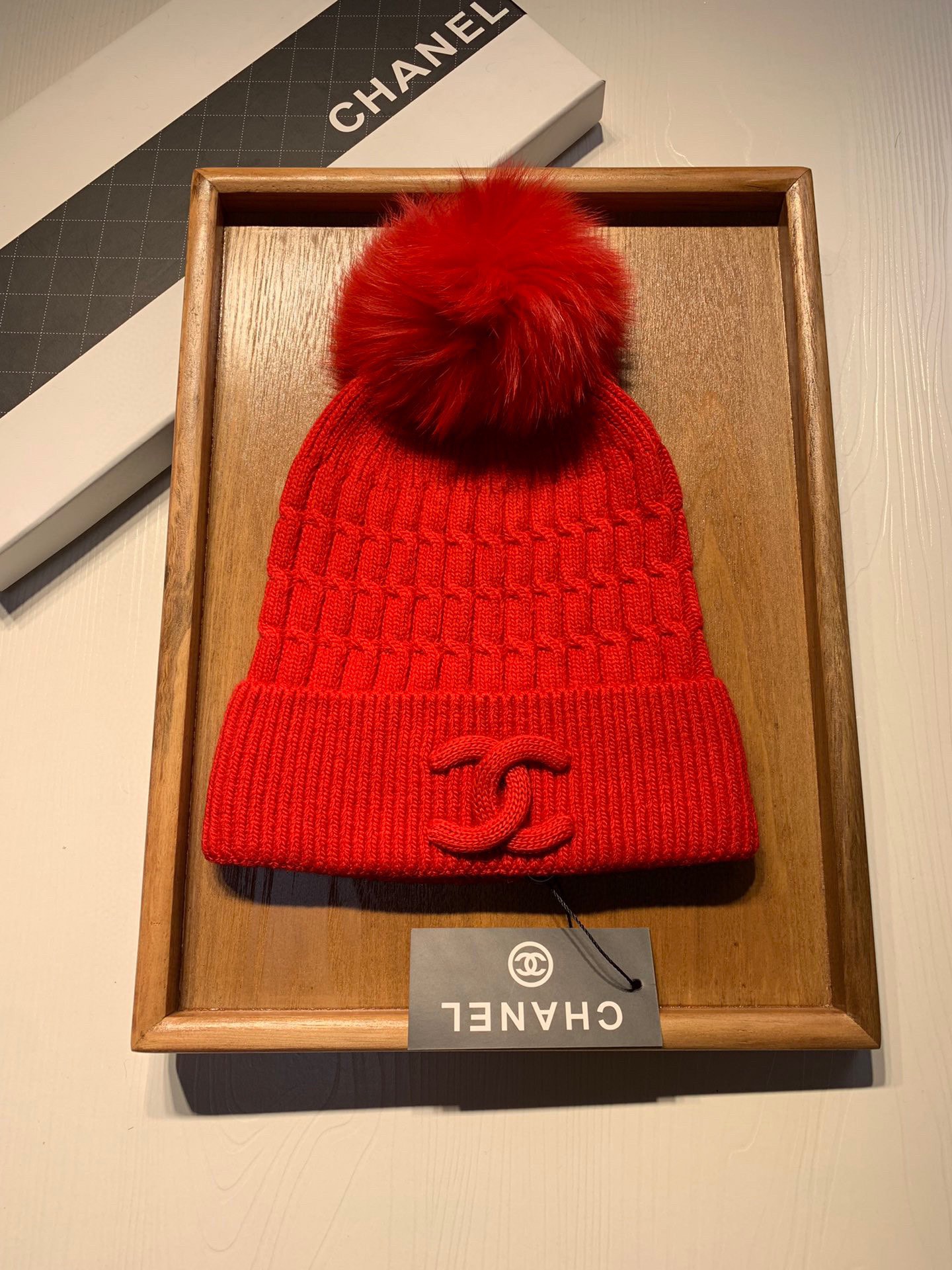 Ch**el hat 01