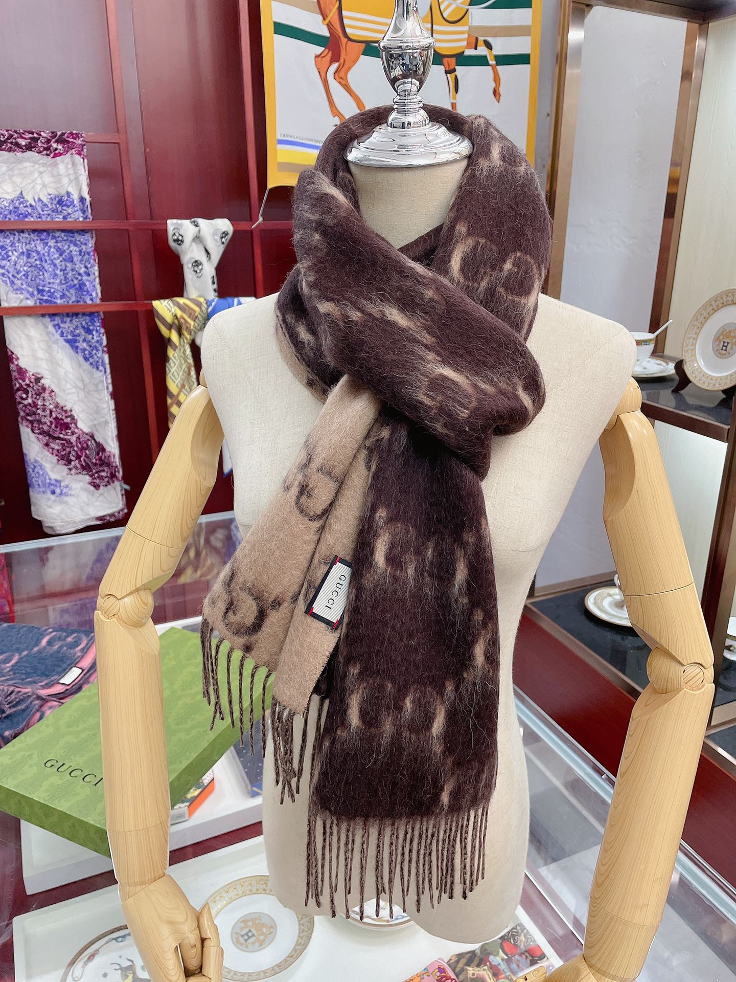 Gvc*1 scarf 09
