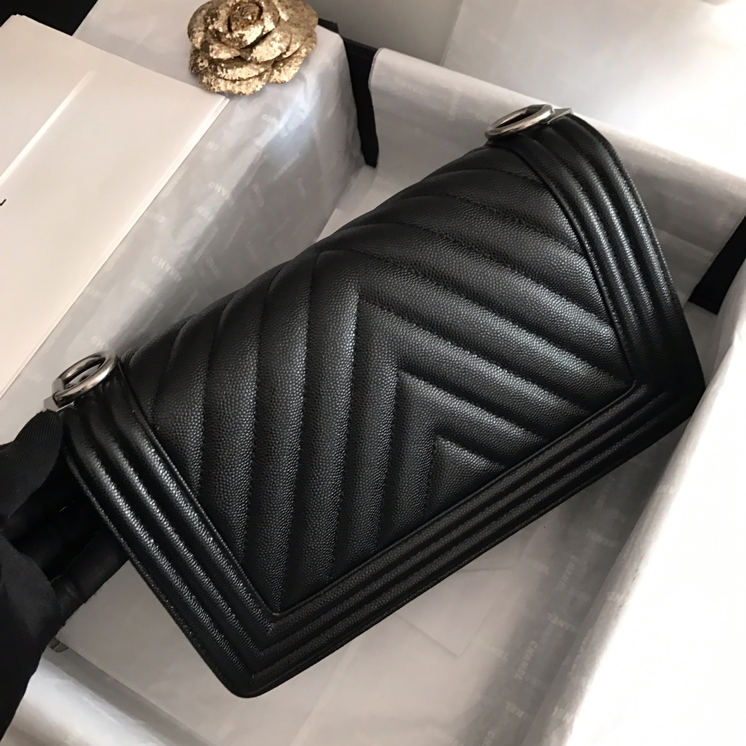 Ch**el medium boy bag chevron black-tone metal grained leather black a67086 25cm