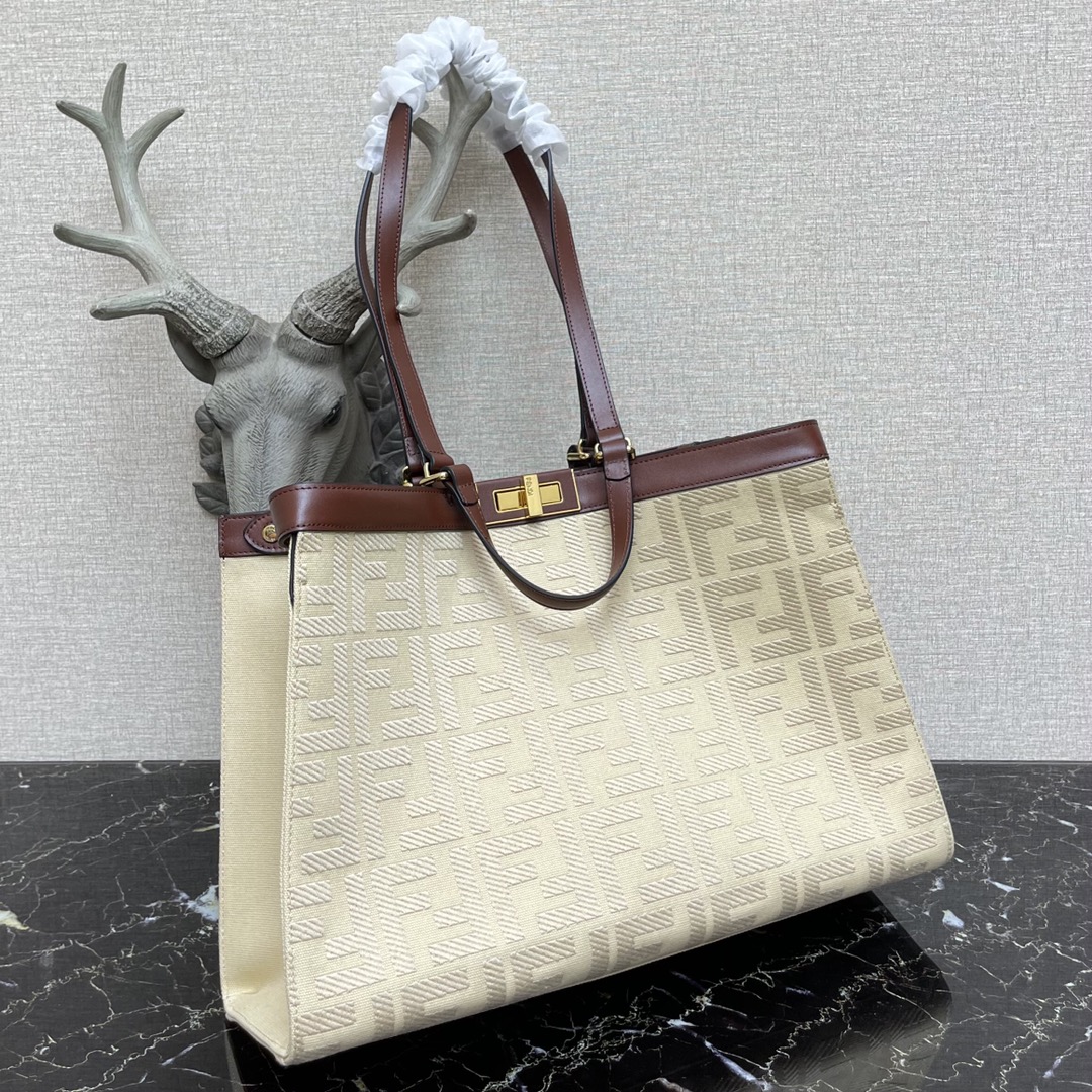 F**di peekaboo x-tote canvas bag white 8bh374 41x16x29.5cm