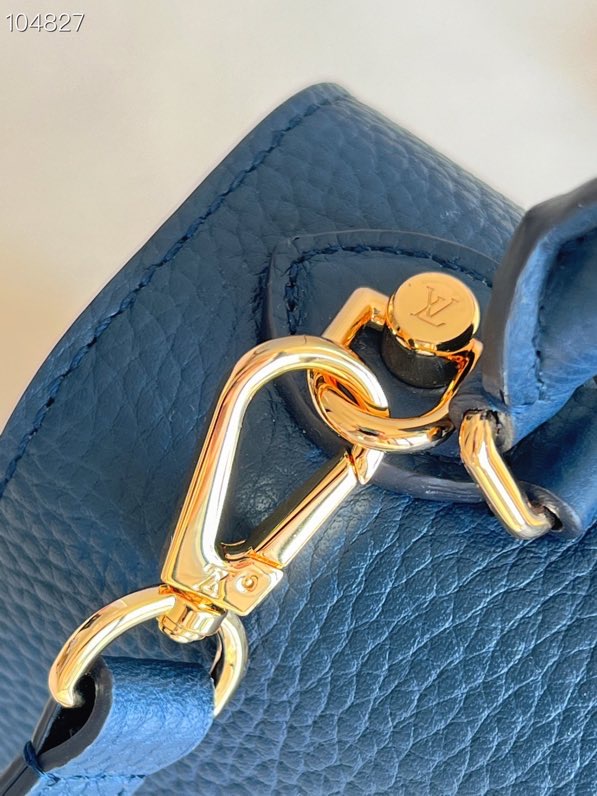 l0vis Vvtt0n twist one handle pm taurillon leather blue marine m58793 17 x 25 x 11 cm