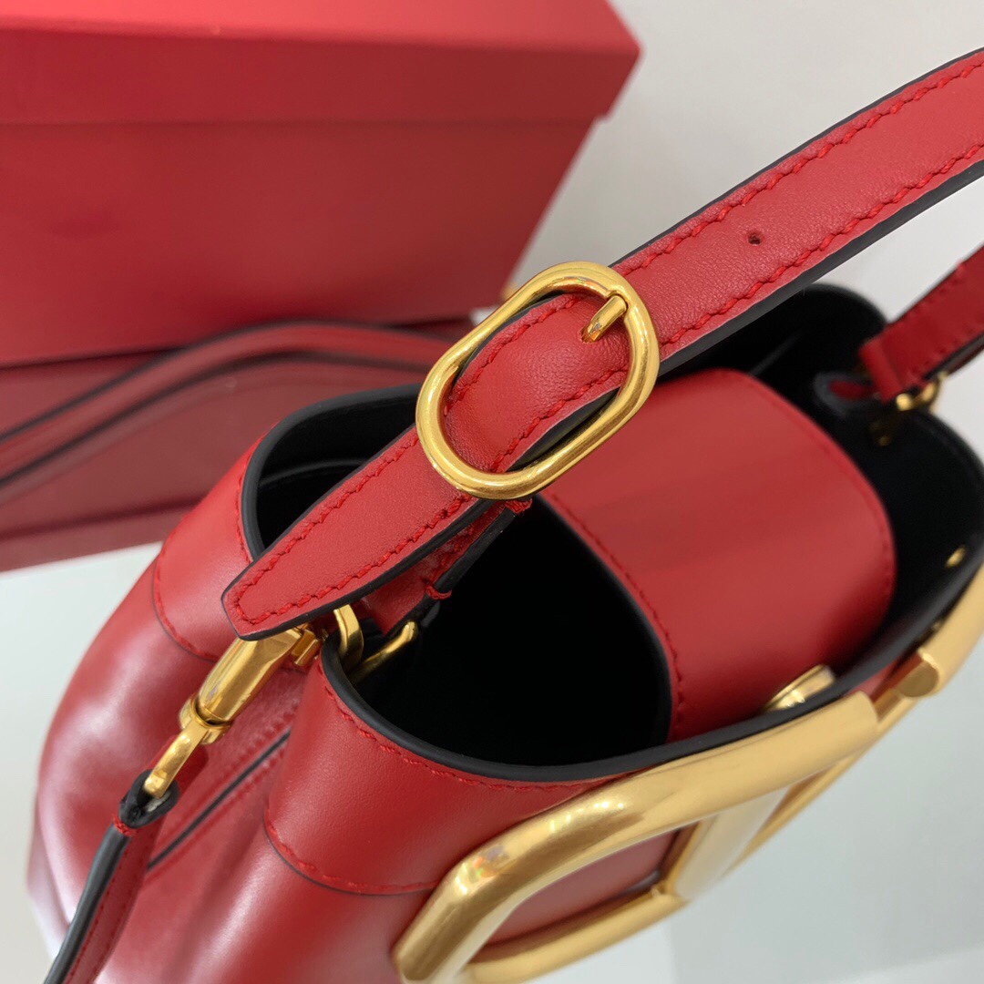 Va1e*ntin0 s*pervee leather handbag red ww2b0j74zxl 20 x 19 x 12 cm