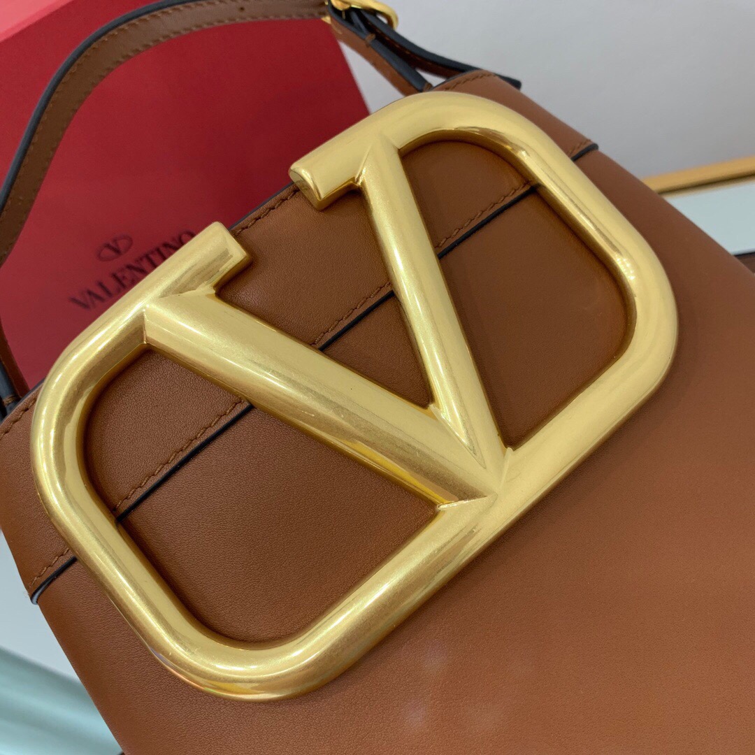 Va1e*ntin0 s*pervee leather handbag brown ww2b0j74zxl 20 x 19 x 12 cm