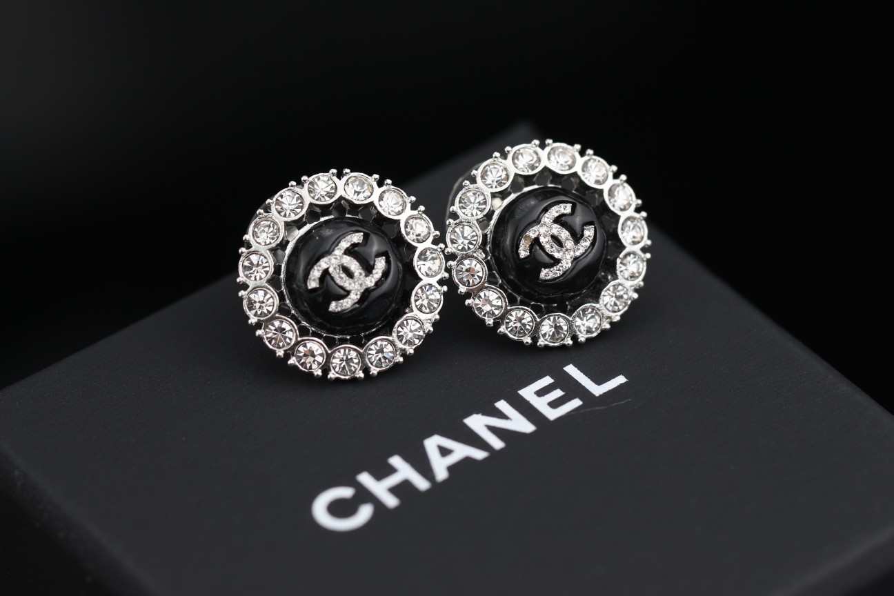 Ch**el earings 01