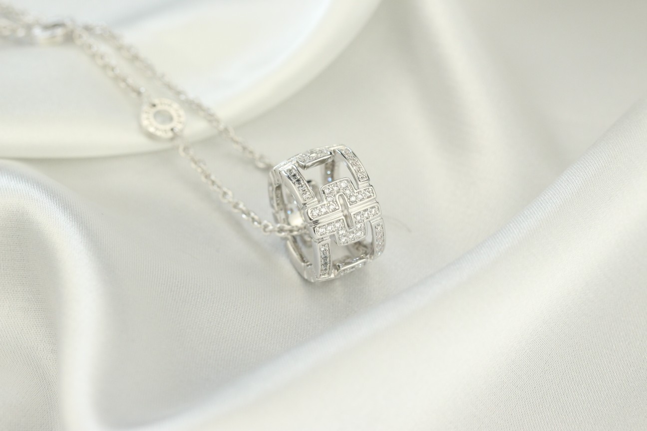 Bv1g*ai necklace 01