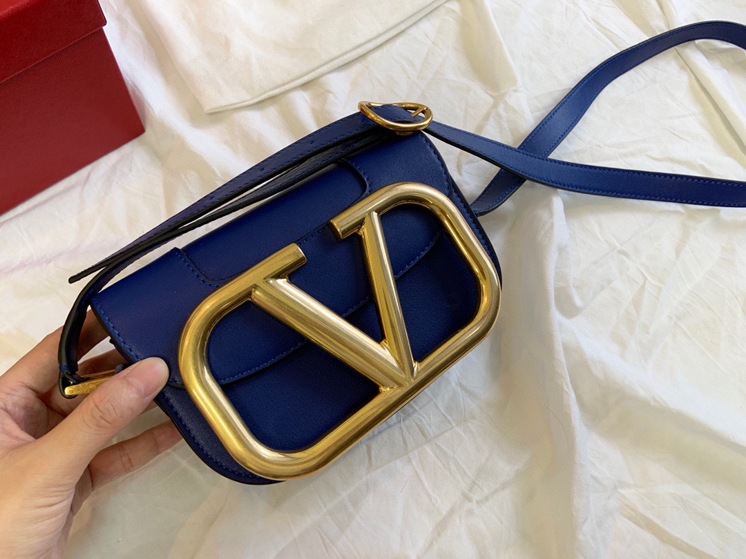 Va1e*ntin0 small s*pervee crossbody bag blue xw2b0g45zxl 18 x 7.5 x 12.5 cm