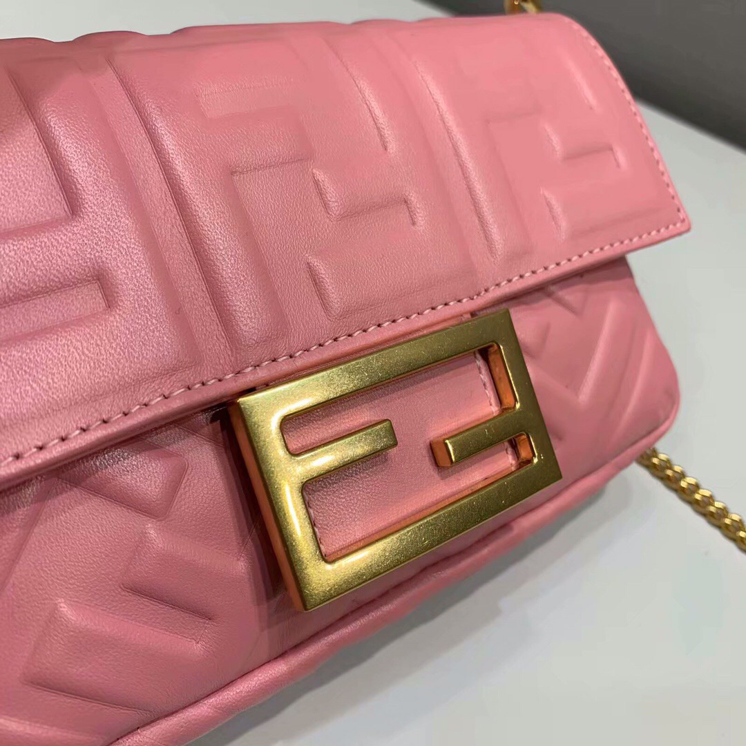 F**di small nappla leather pink 8bs017 18 x 4 x 11 cm