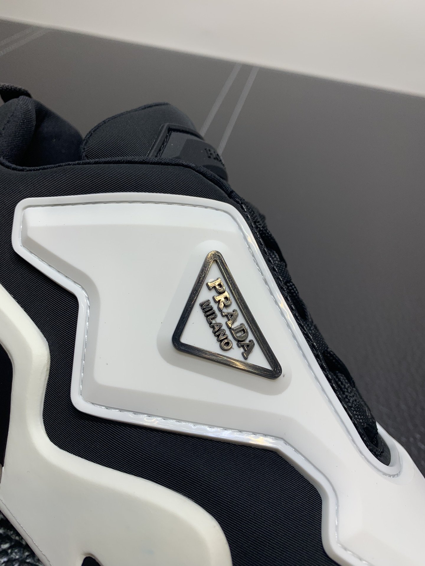Pra*a techno strectch sneakers white