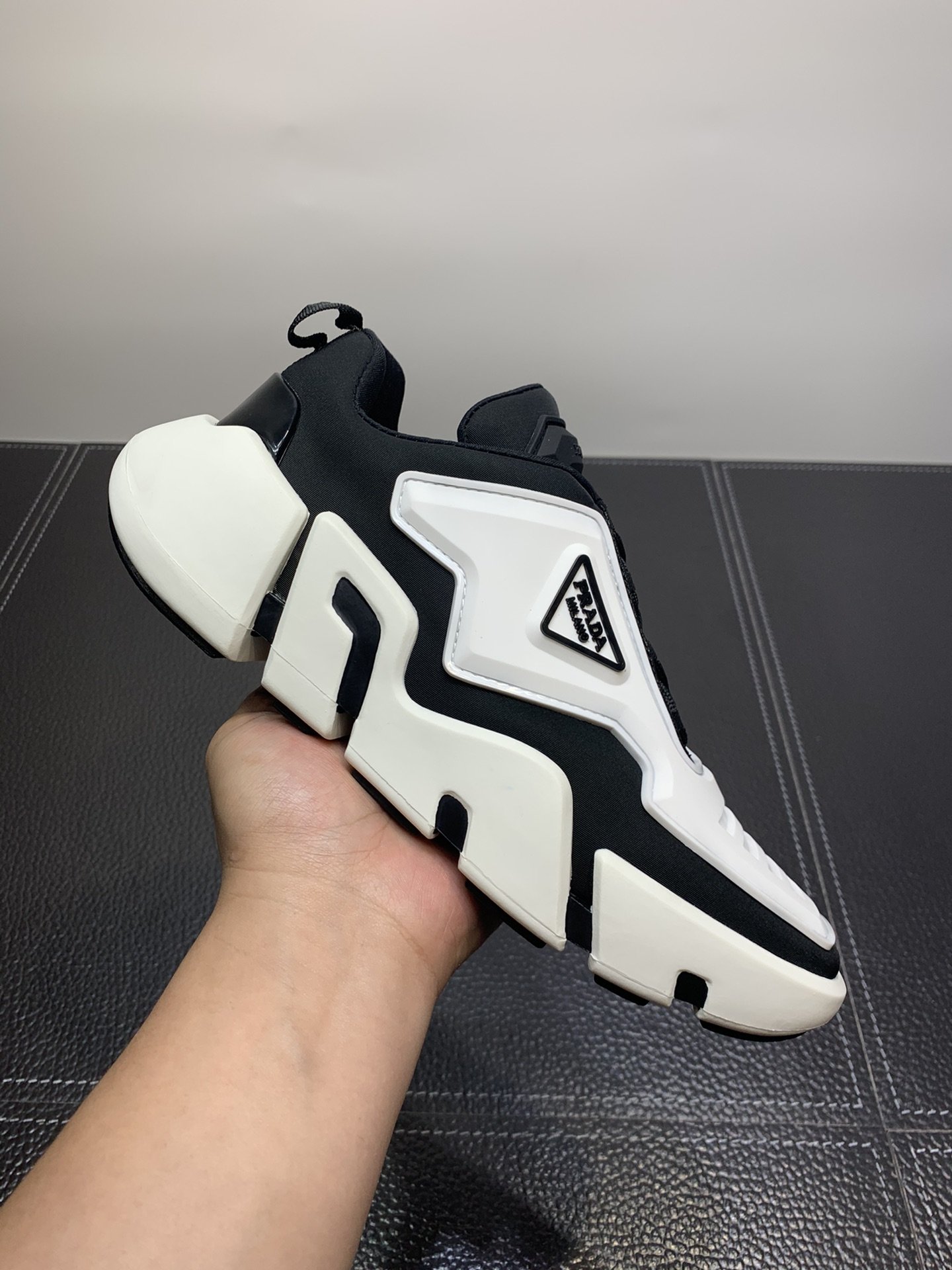 Pra*a techno strectch sneakers white