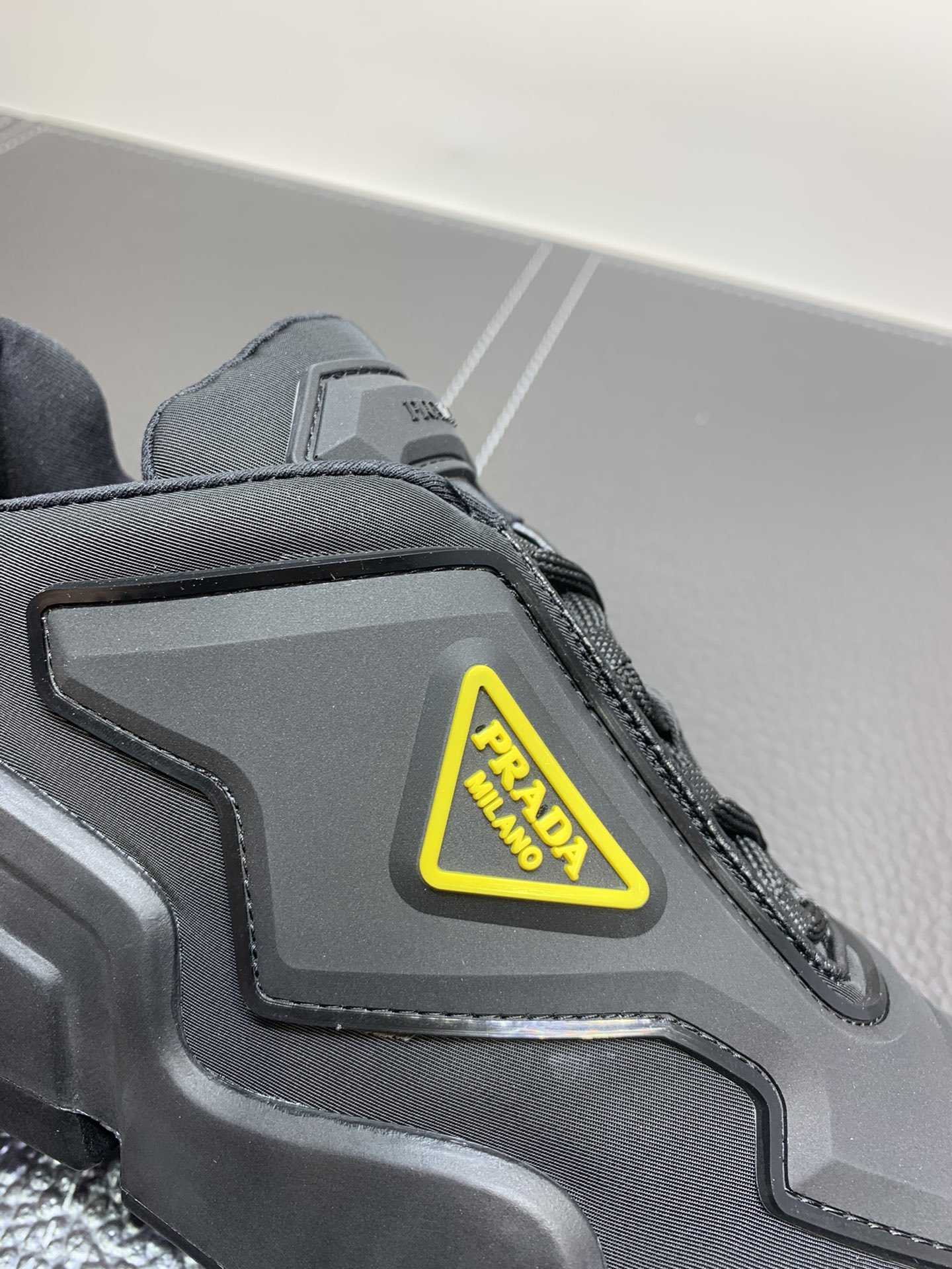 Pra*a techno strectch sneakers black