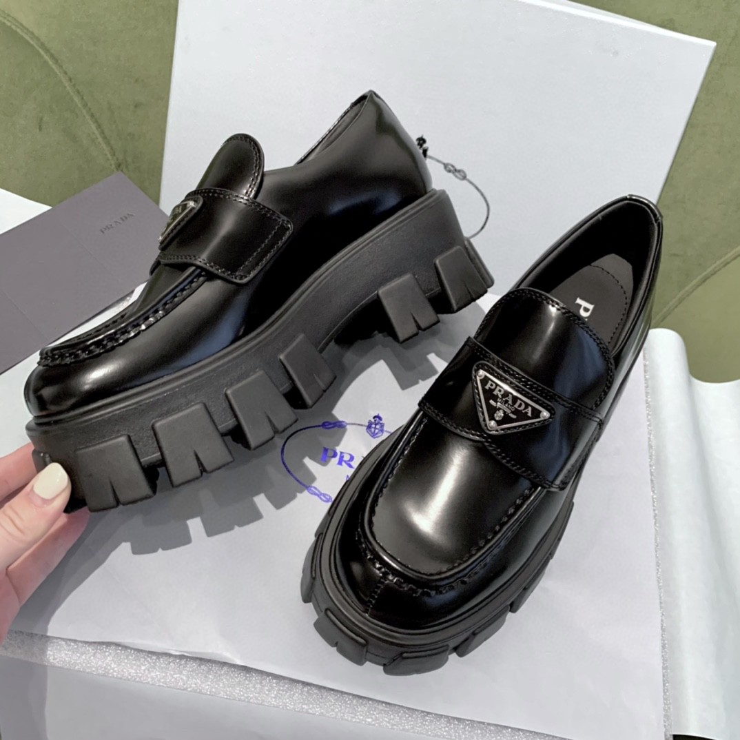 Pra*a monolith loafers leather black