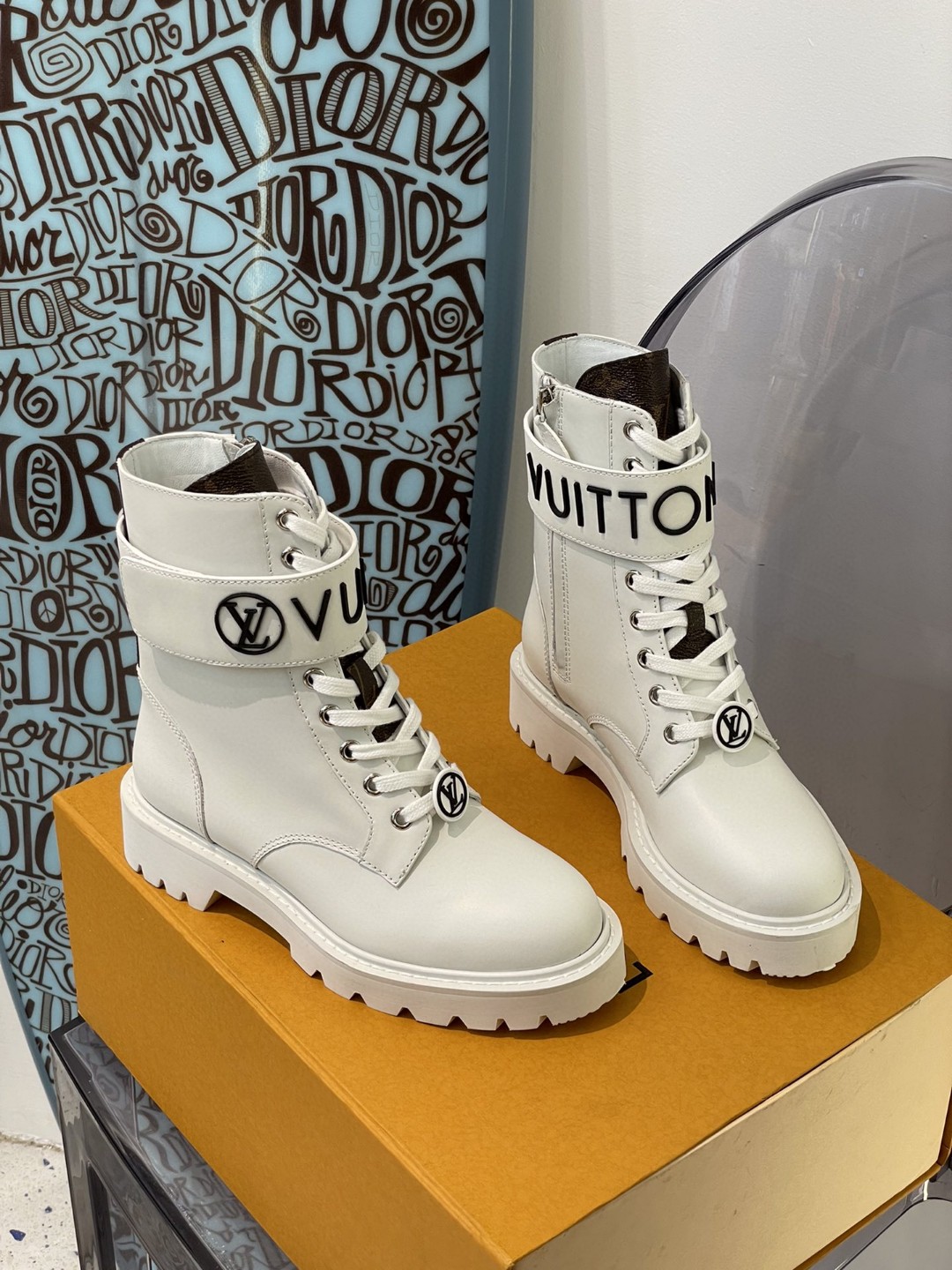l0vis Vvtt0n territory flat ranger white 1a9hao