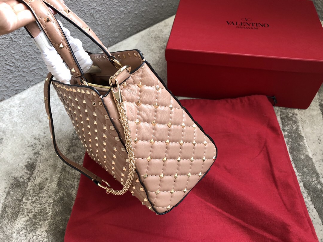 Va1e*ntin0 garavani rockstud spike tote bag beige 26 x 13 x 20 cm