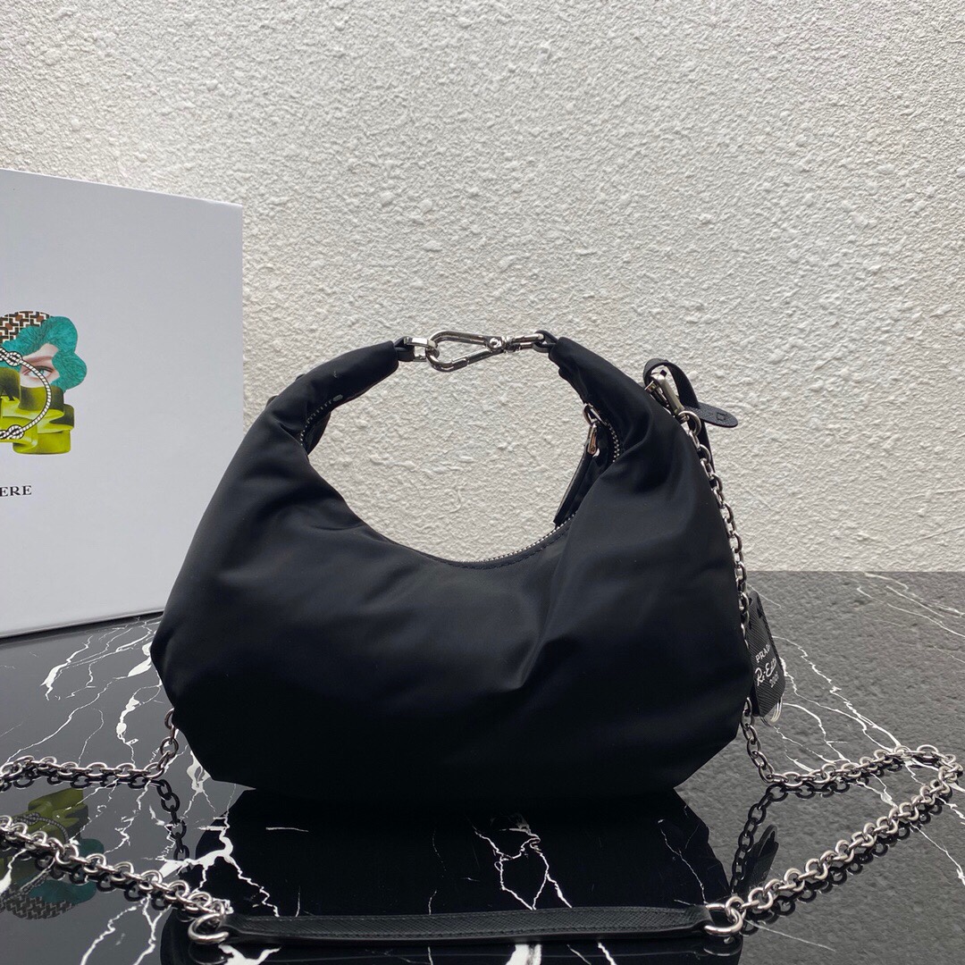 Pra*a re-edition 2006 nylon hobo bag black 1bh172 24 x 16 x 7 cm