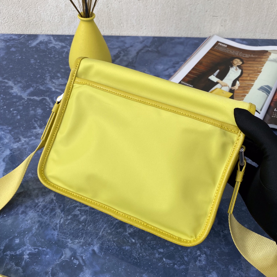 Pra*a re-nylon/saffiano leather shoulder bag yellow 2vd034 16 x 22 x 8.5 cm