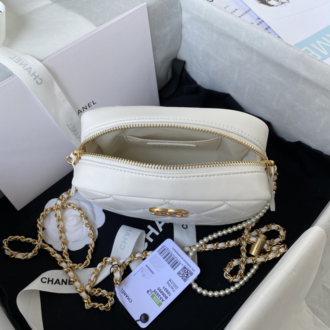 Ch**el mini camera case leather imitation pearls light white as2856 18 x 14 x 7 cm