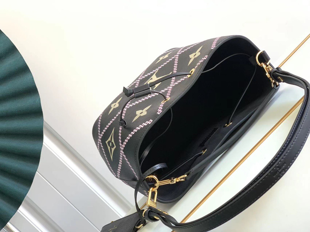 LV NÉONOÉ MM Monogram Bag M46029 26cm
