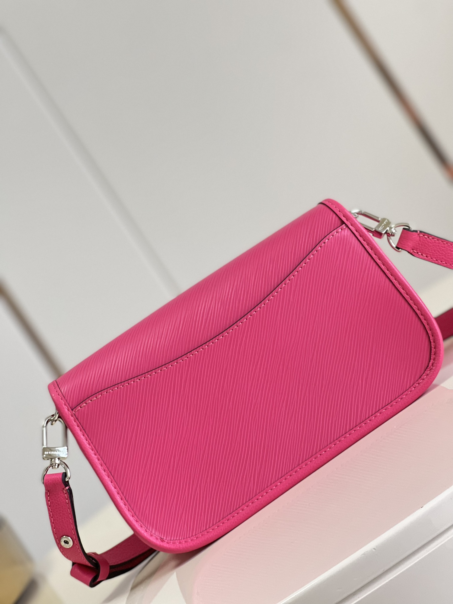 l0vis Vvtt0n buci handbag m59386 24.5cm 01