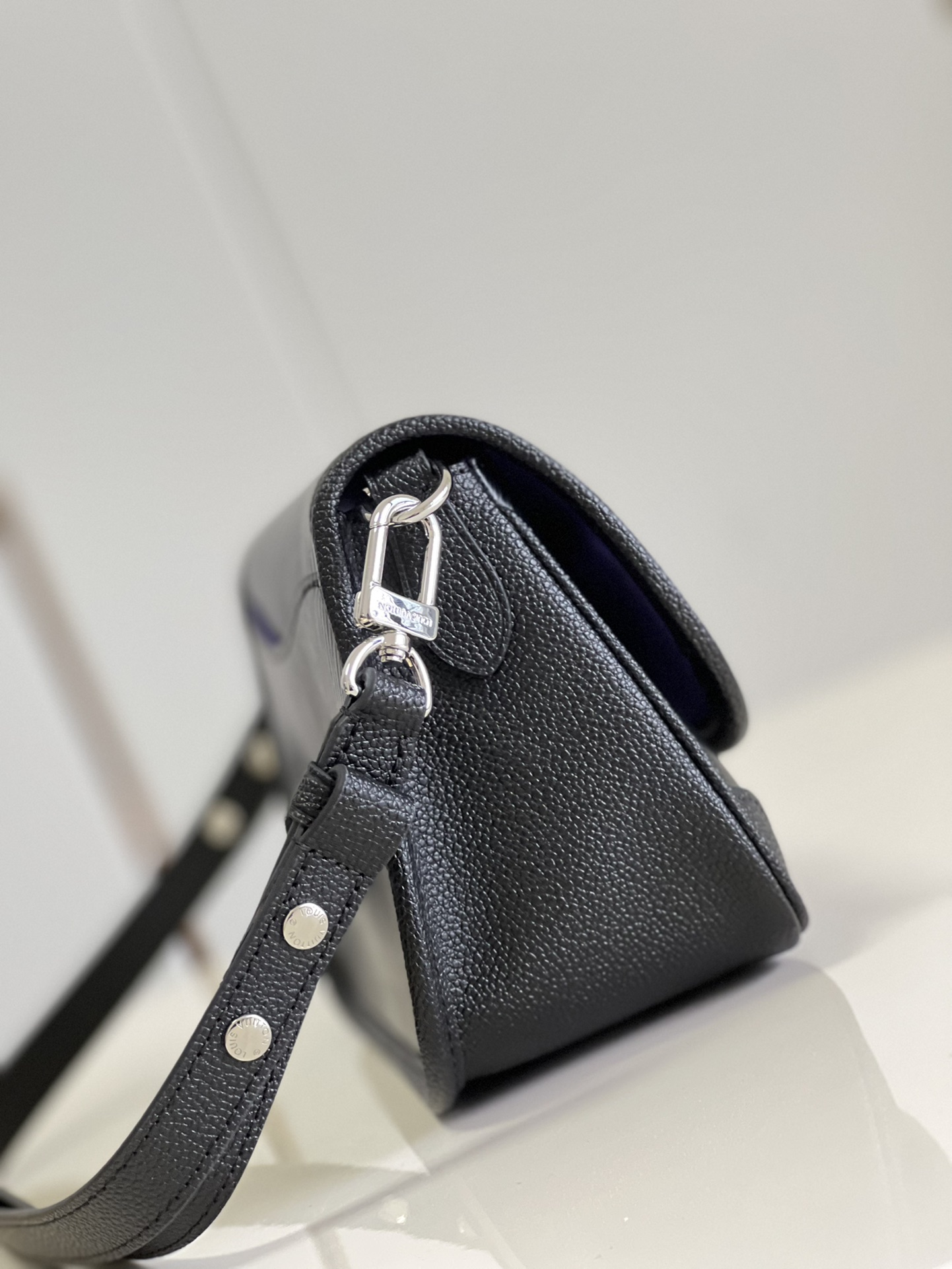 l0vis Vvtt0n buci handbag m59386 24.5cm 04