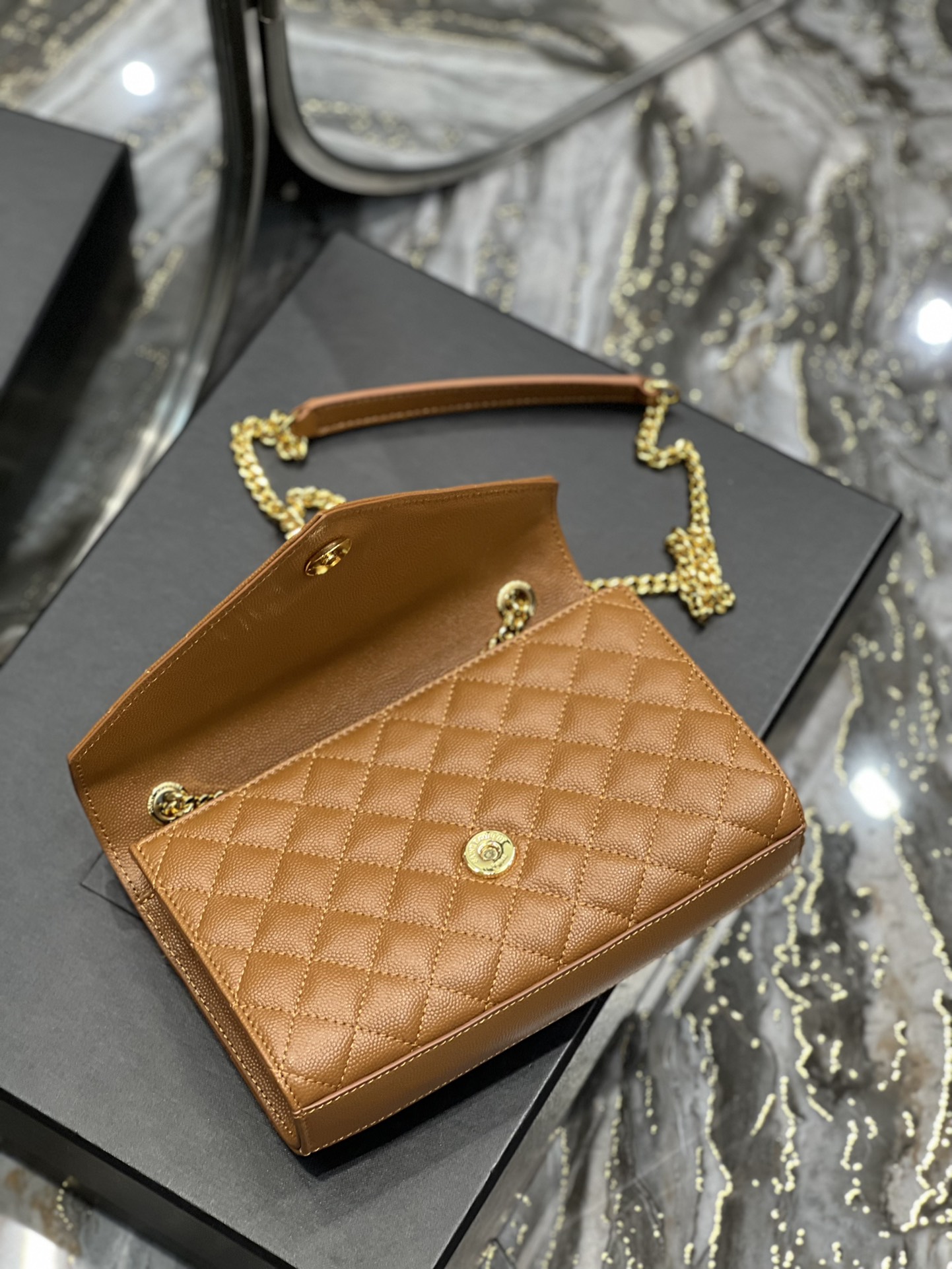 Y51 envelope bag 01 24cm