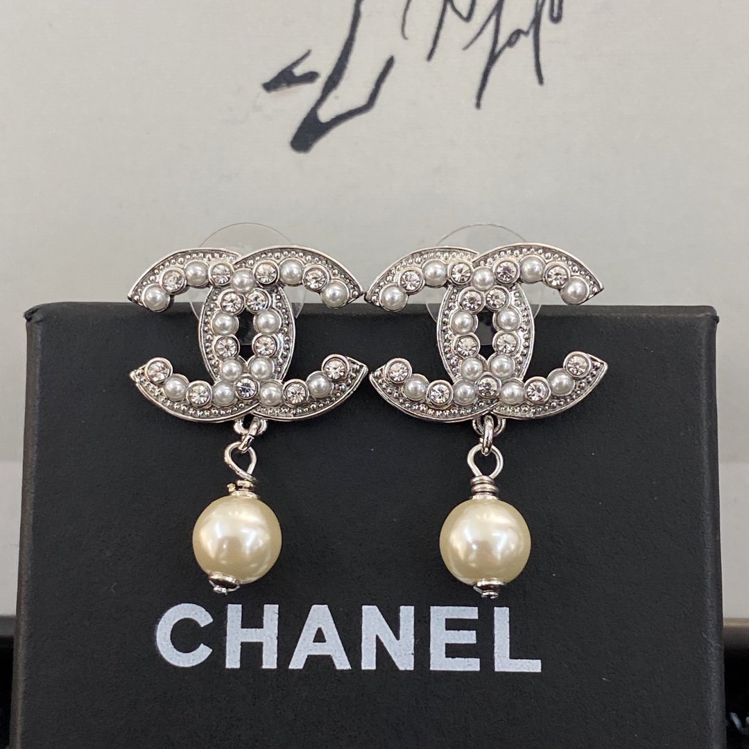 Ch**el earrings 010