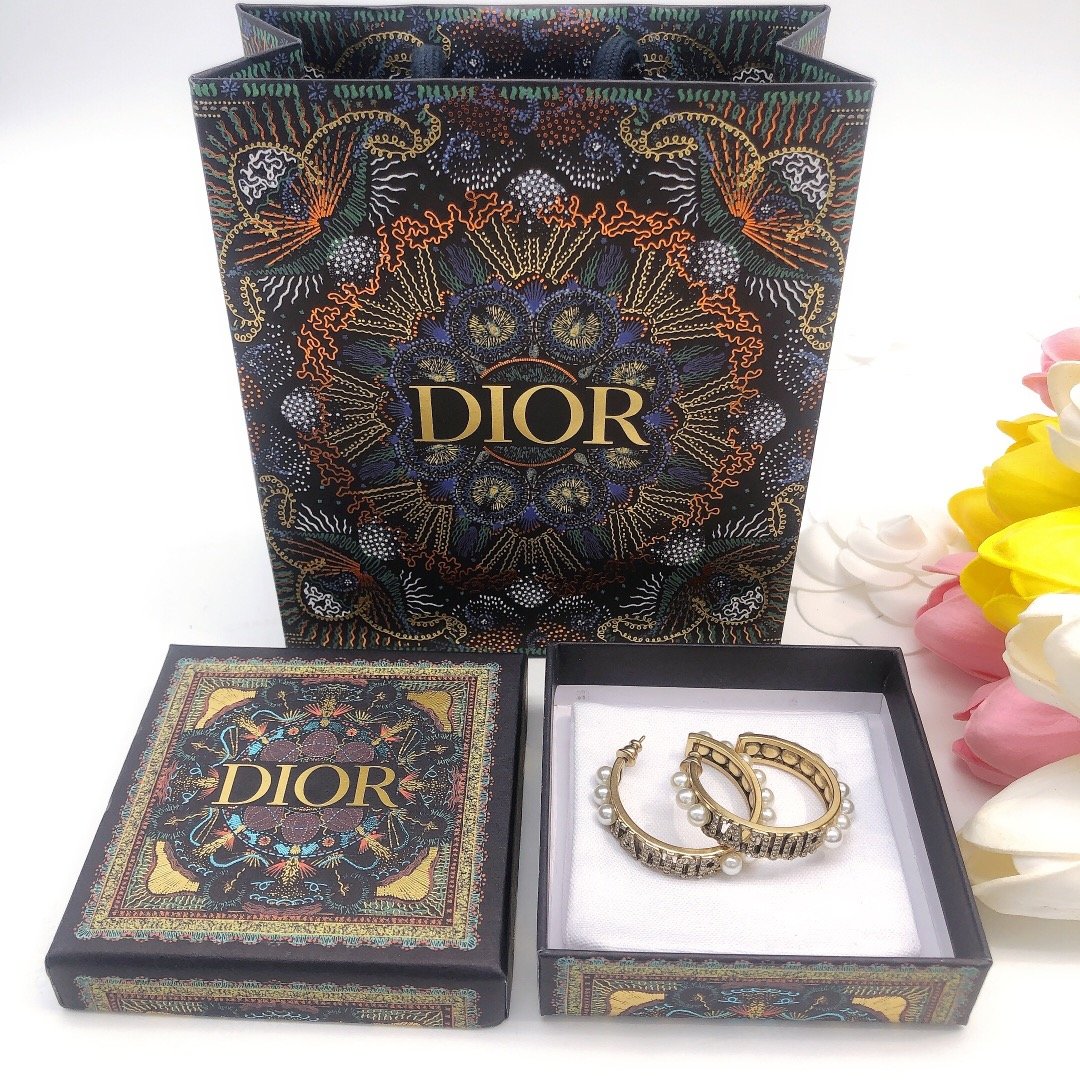 D10r earrings 001