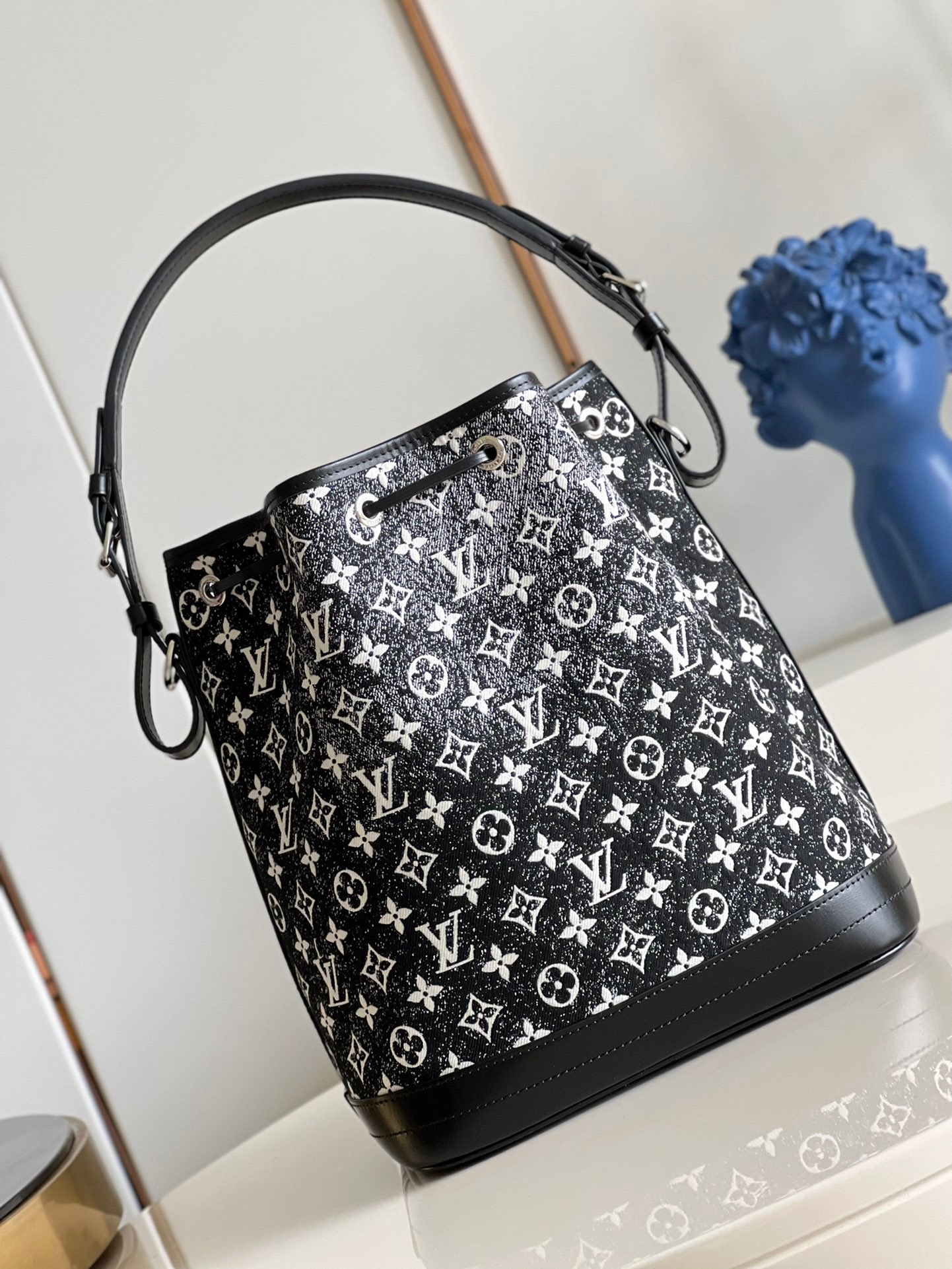 LV NÉONOÉ BB M59362 28cm