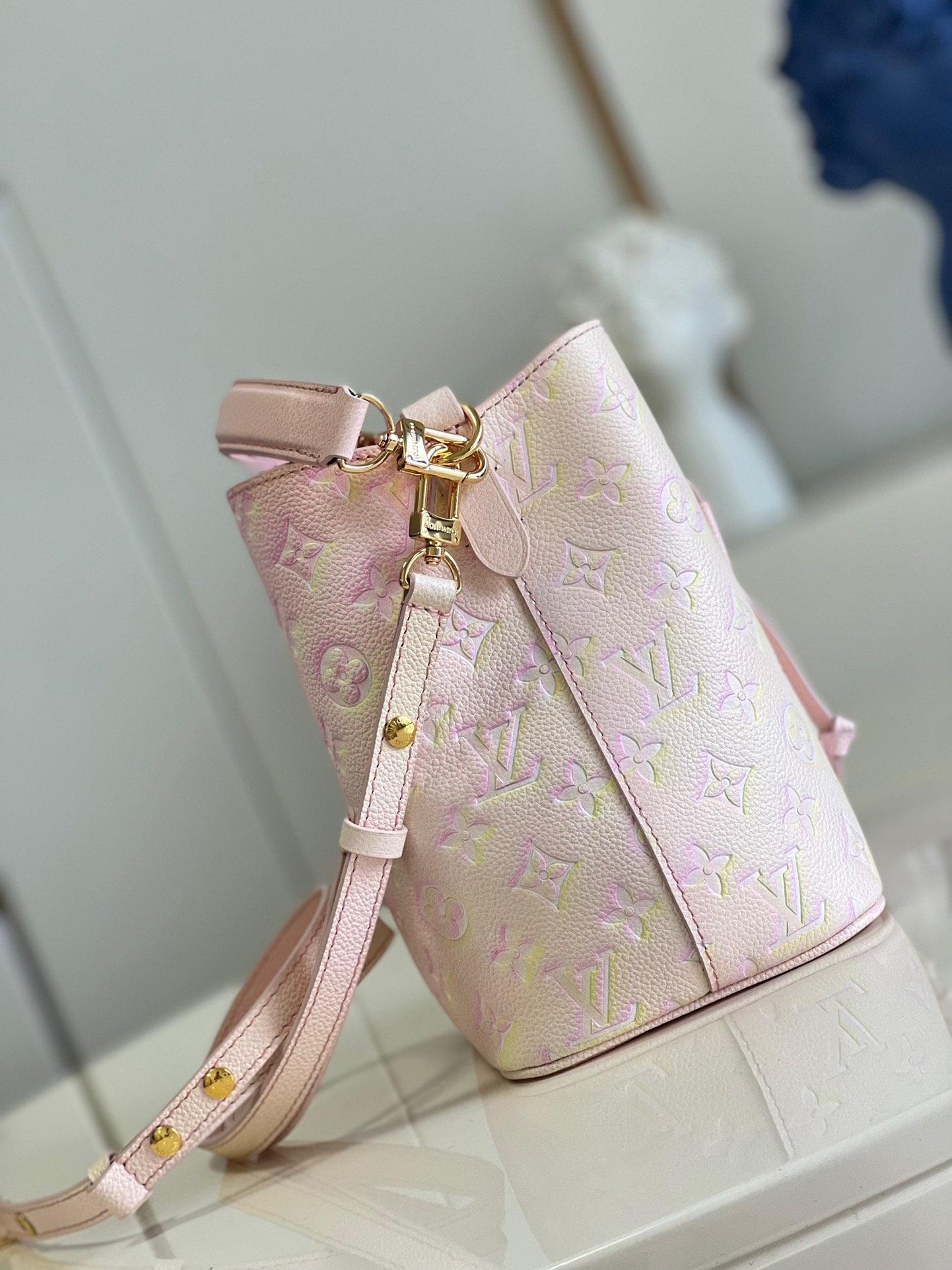 LV small NEONOE PINK M46174 20cm