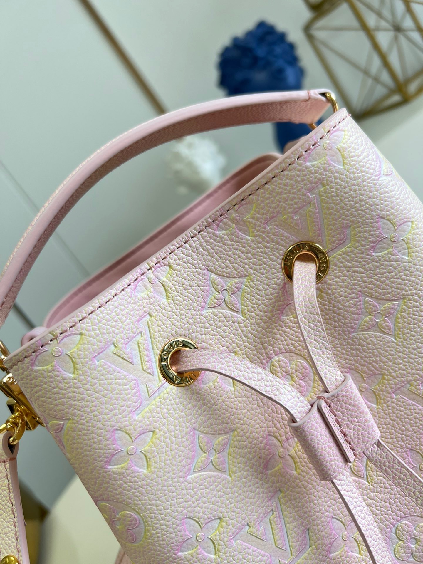 LV small NEONOE PINK M46174 20cm