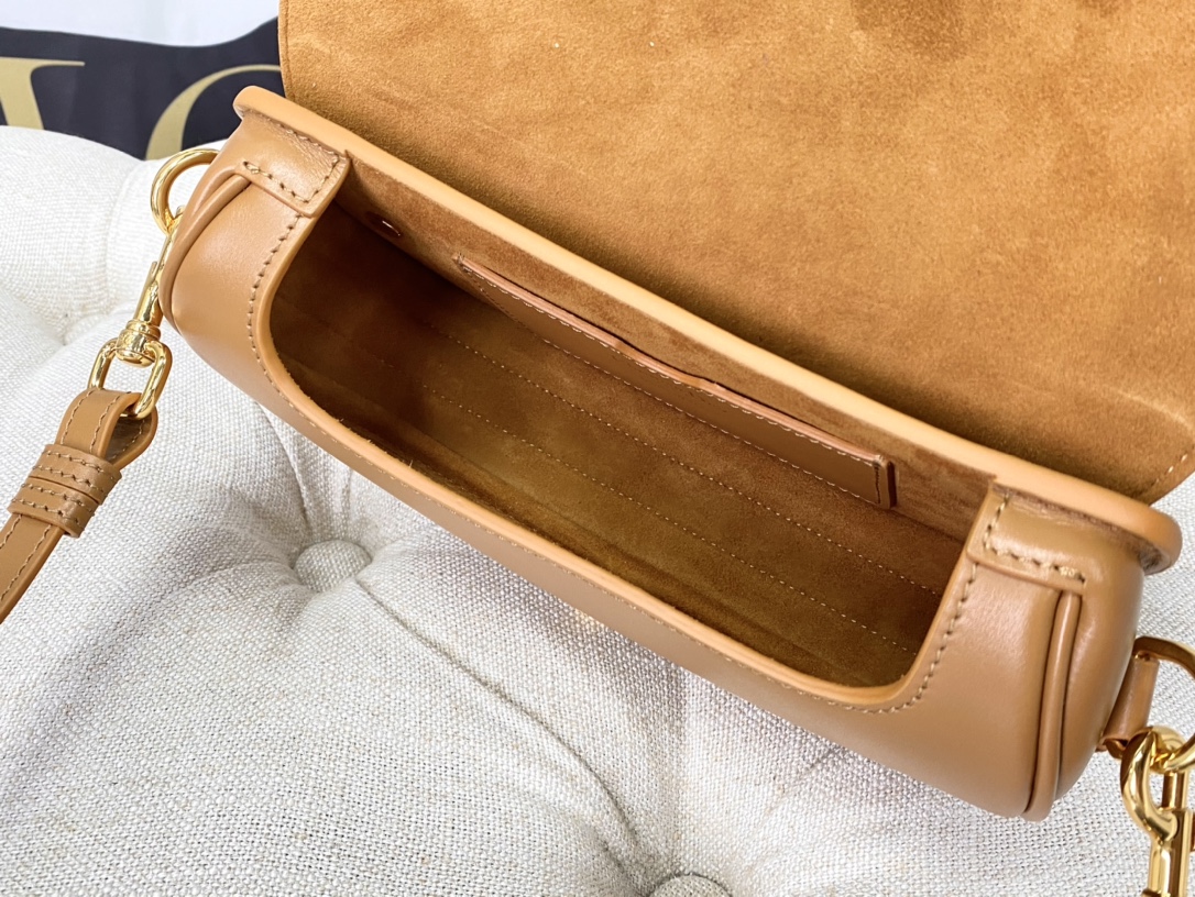 D10r bobby east-west bag smooth leather m9327 - 22x13x5cm