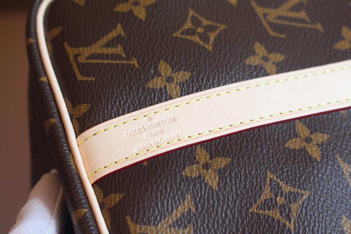 LV Speedy Bandouliere 30 M41112- 30 x 21 x 17 cm